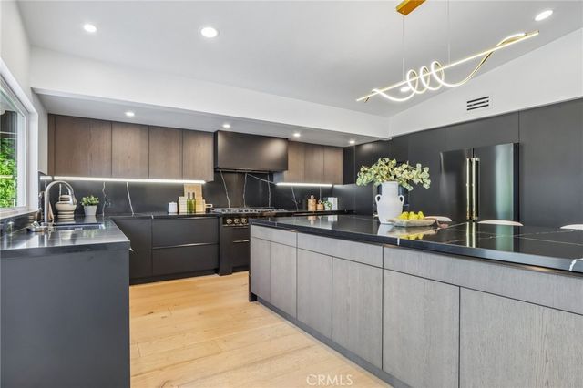 4140 Aleman Drive, Tarzana, CA 91356