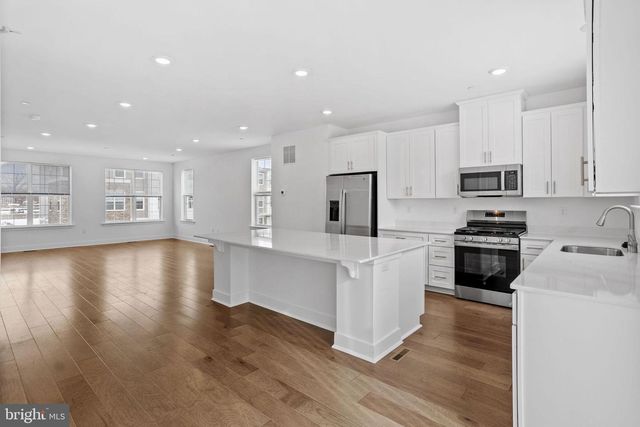 137 ADA HIGHTOWER AVE, Pennington, NJ 08534