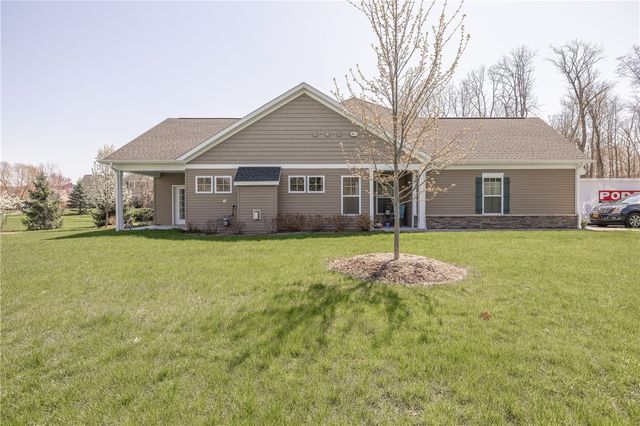 801 Rivers Run, Henrietta, NY 14623