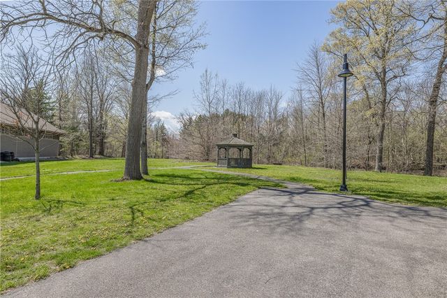 801 Rivers Run, Henrietta, NY 14623