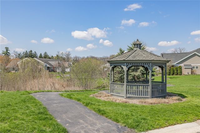 801 Rivers Run, Henrietta, NY 14623
