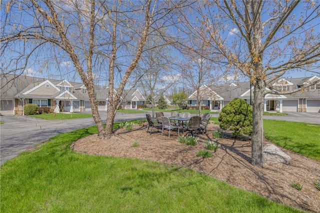 801 Rivers Run, Henrietta, NY 14623