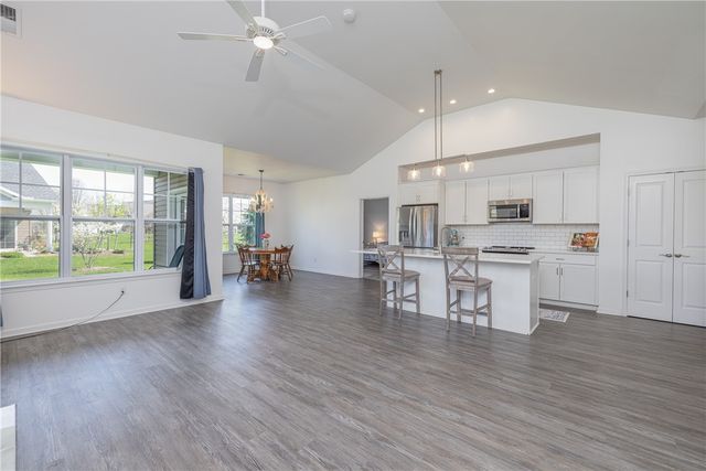 801 Rivers Run, Henrietta, NY 14623