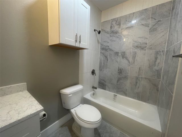 4311 Mountain Hollow Drive, Granbury, TX 76048