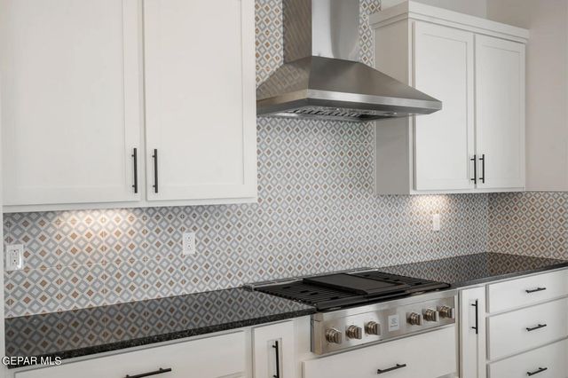 816 Fairford Place, Horizon City, TX 79928