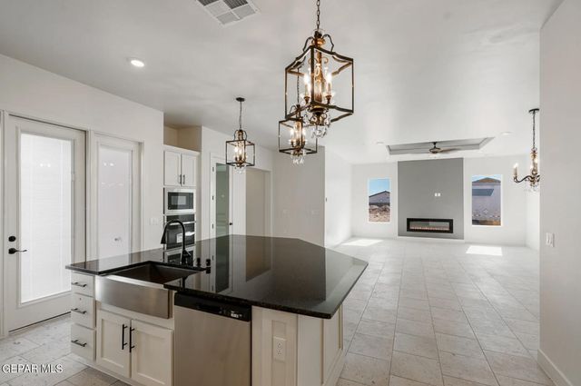 816 Fairford Place, Horizon City, TX 79928