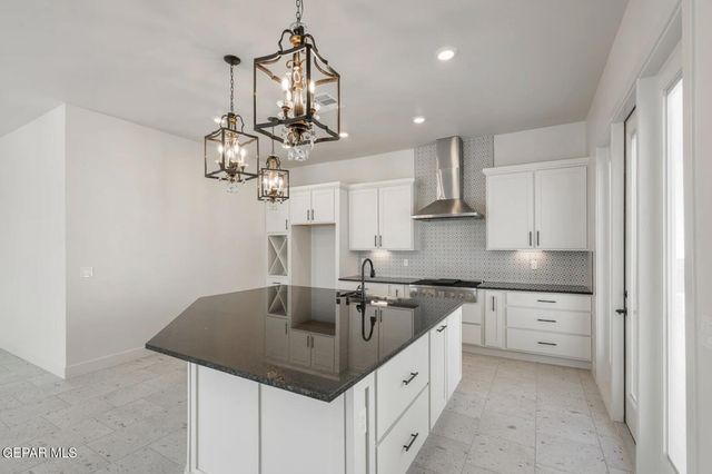 816 Fairford Place, Horizon City, TX 79928