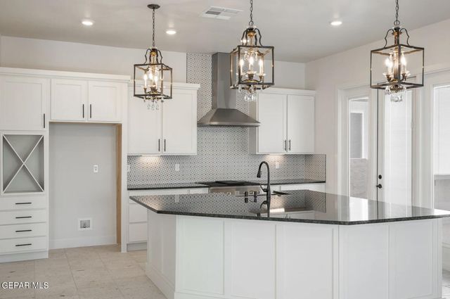 816 Fairford Place, Horizon City, TX 79928