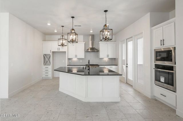 816 Fairford Place, Horizon City, TX 79928