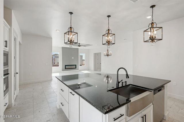 816 Fairford Place, Horizon City, TX 79928