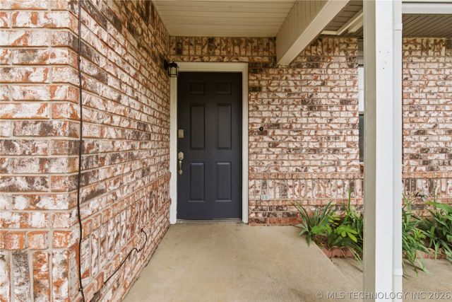 5405 S Lions Avenue, Broken Arrow, OK 74011