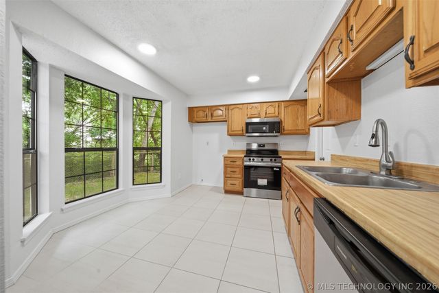 5405 S Lions Avenue, Broken Arrow, OK 74011