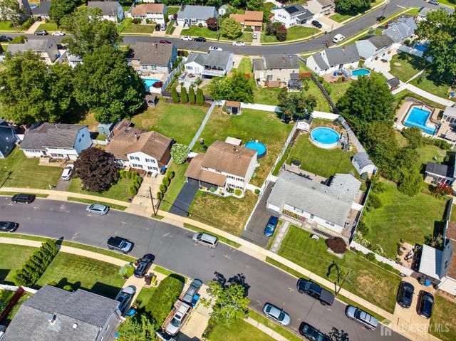 5 Jupiter Court, Old Bridge, NJ 08879