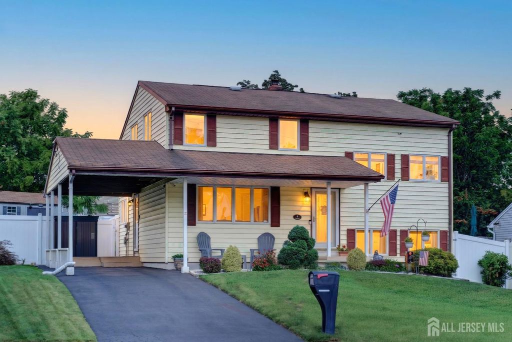 5 Jupiter Court, Old Bridge, NJ 08879