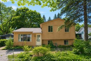 4510 Bethune Court, West Bloomfield Charter Township, MI 48323