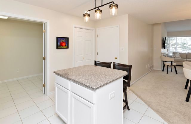 10500 Meredith Drive 3, Urbandale, IA 50322