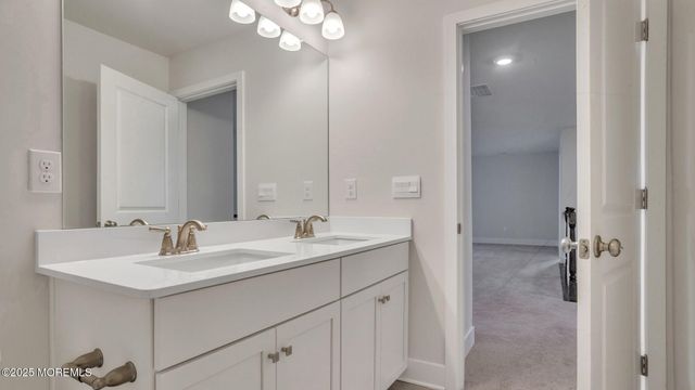 8 E Garfield Avenue, Atlantic Highlands, NJ 07716