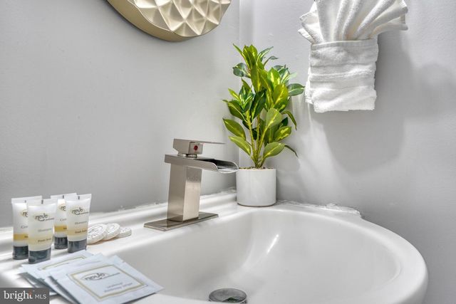 2124 REDTHORN RD, Baltimore, MD 21220