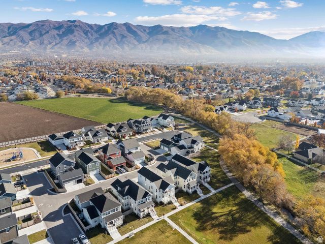 1038 S OLD TOWNE RD, Layton, UT 84041