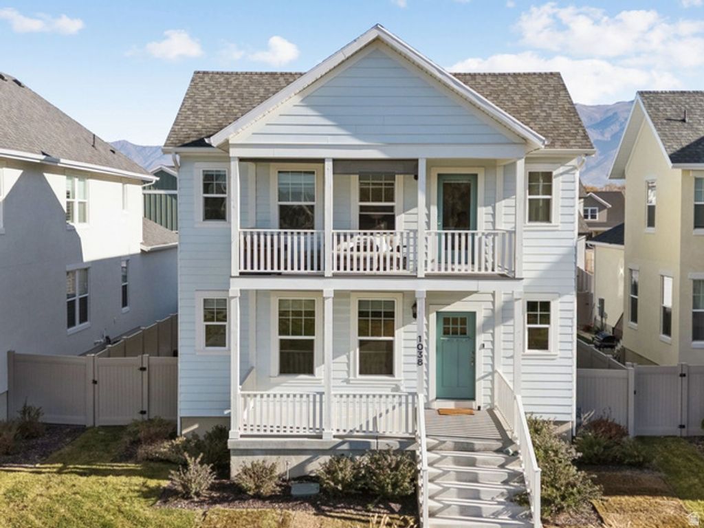 1038 S OLD TOWNE RD, Layton, UT 84041