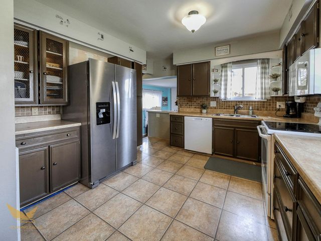 21114 Danbury Street, Clinton Twp, MI 48035
