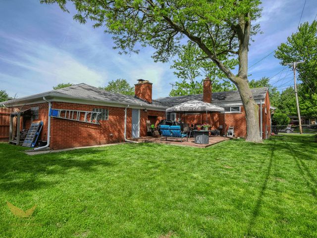 21114 Danbury Street, Clinton Twp, MI 48035