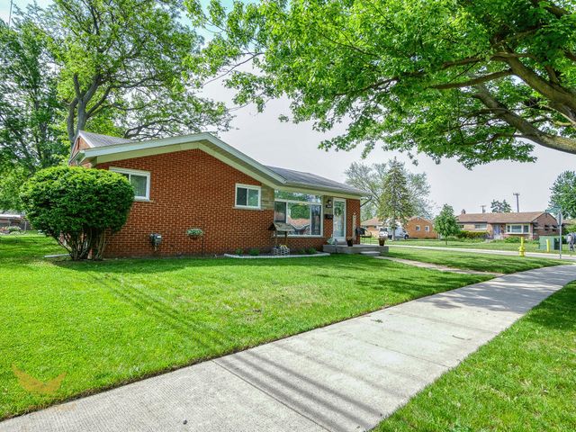 21114 Danbury Street, Clinton Twp, MI 48035
