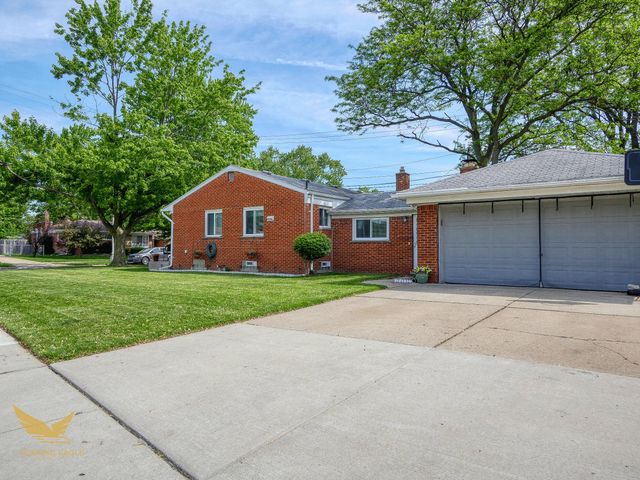 21114 Danbury Street, Clinton Twp, MI 48035