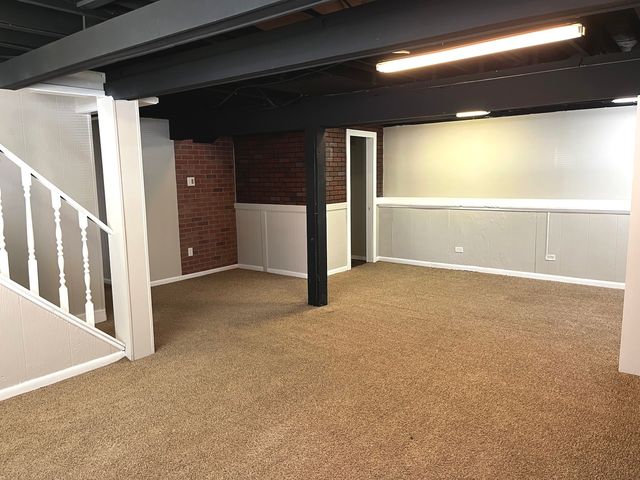 16524 Woodlawn West Avenue, South Holland, IL 60473