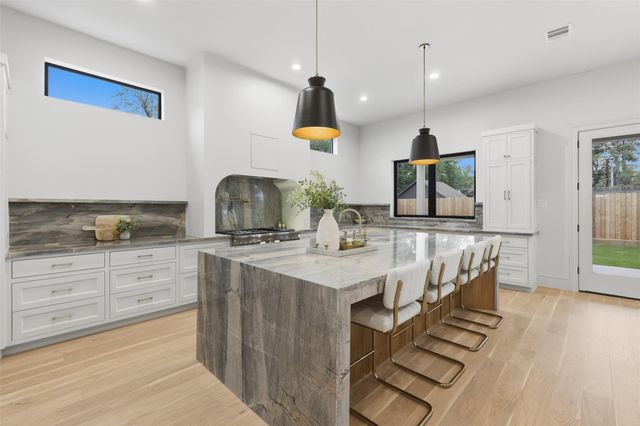 316 W 30th Street, Houston, TX 77018