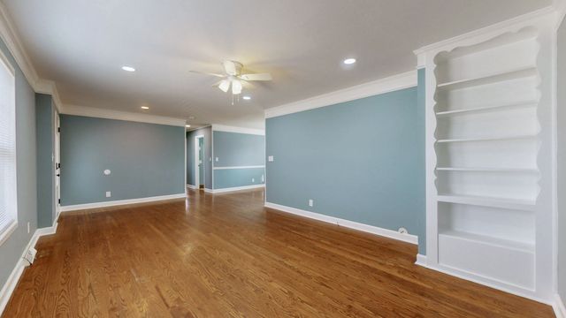 291 Old Waldron Rd, La Vergne, TN 37086