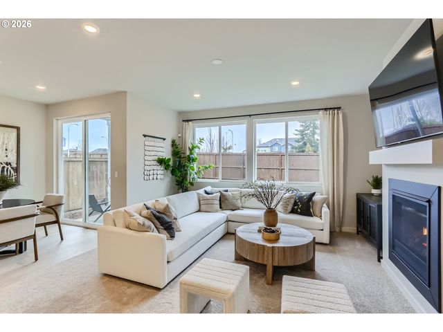 8885 Sw MOHEGAN Ln, Tualatin, OR 97062