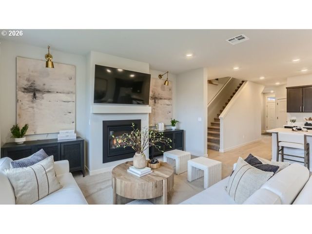 8885 Sw MOHEGAN Ln, Tualatin, OR 97062