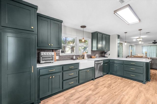 1309 N Elm Street, Weatherford, TX 76086