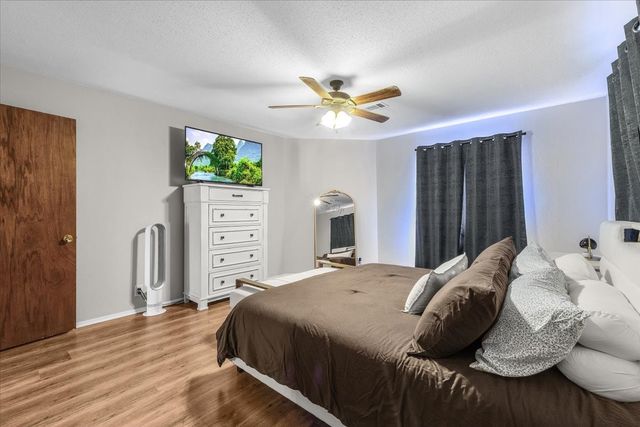 1309 N Elm Street, Weatherford, TX 76086