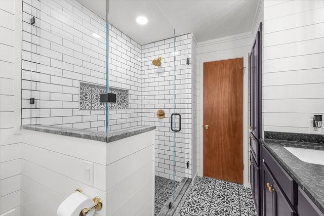 1309 N Elm Street, Weatherford, TX 76086