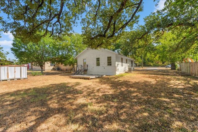 1309 N Elm Street, Weatherford, TX 76086