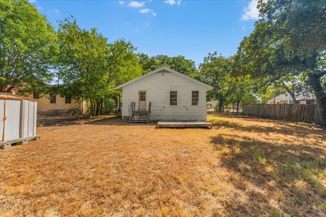 1309 N Elm Street, Weatherford, TX 76086