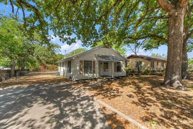 1309 N Elm Street, Weatherford, TX 76086