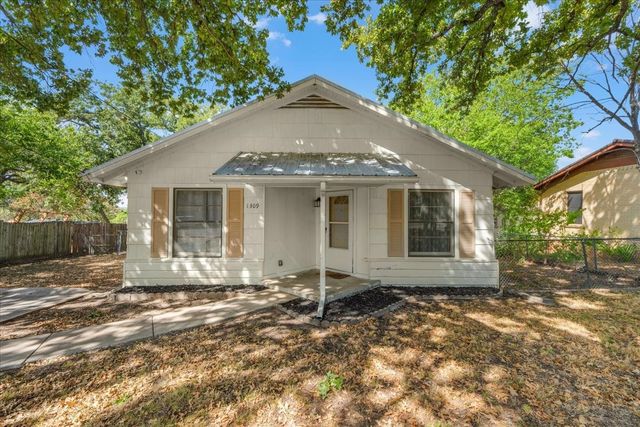 1309 N Elm Street, Weatherford, TX 76086