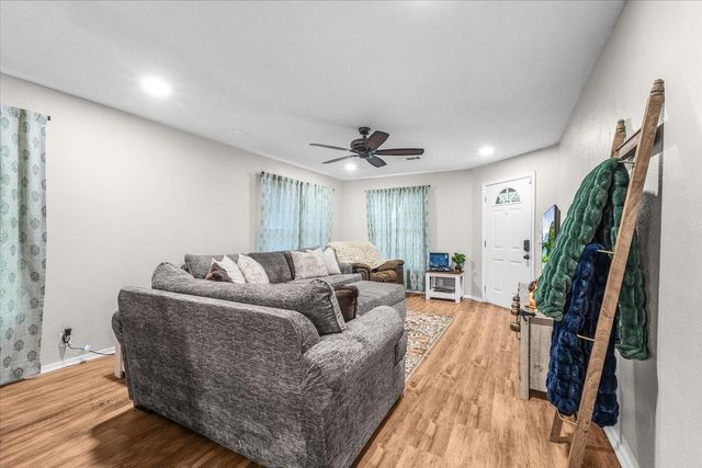 1309 N Elm Street, Weatherford, TX 76086