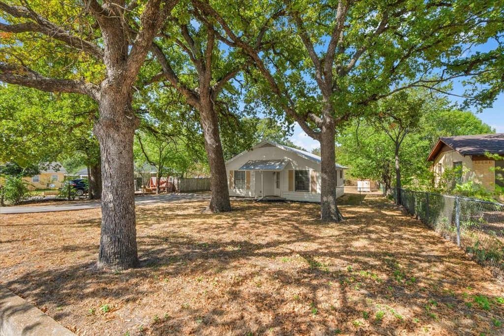 1309 N Elm Street, Weatherford, TX 76086 — photo 3