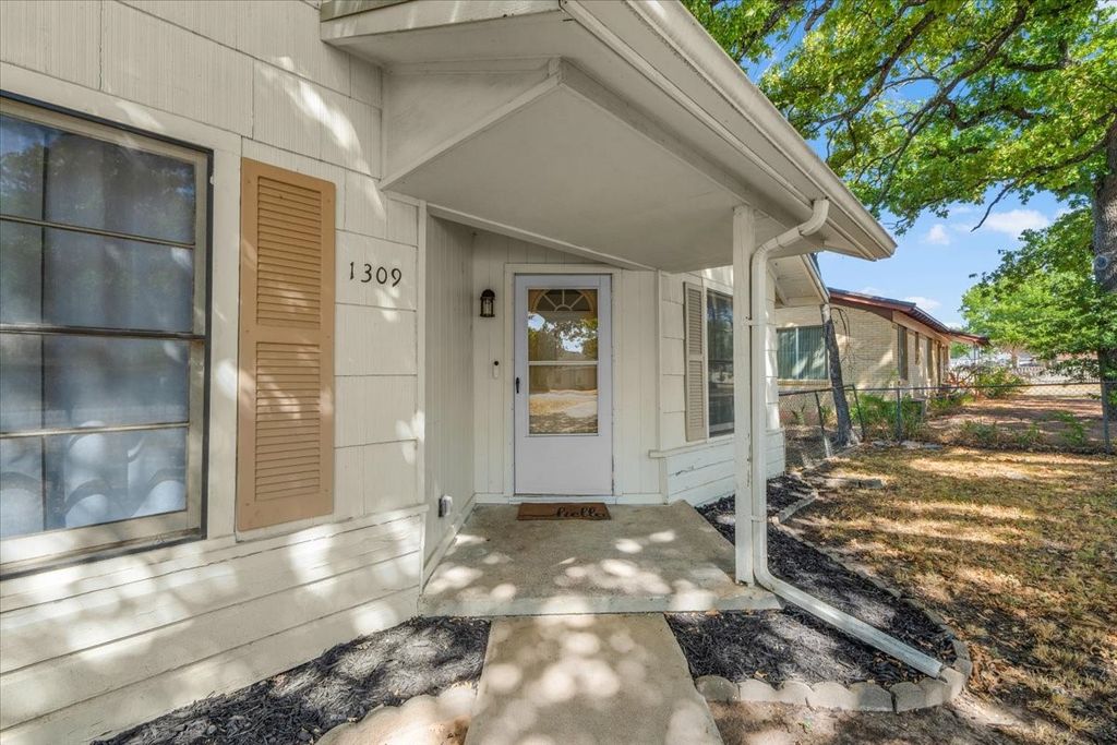 1309 N Elm Street, Weatherford, TX 76086 — photo 5