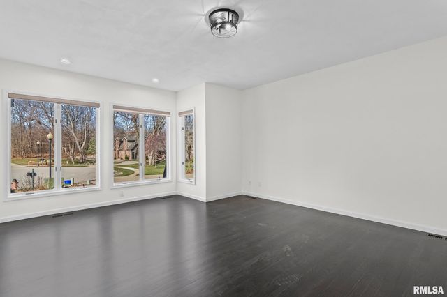 804 FAIRFAX Court, Springfield, IL 62702