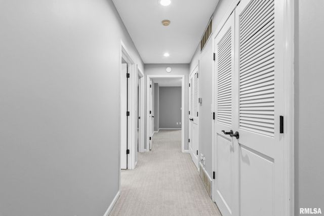 804 FAIRFAX Court, Springfield, IL 62702