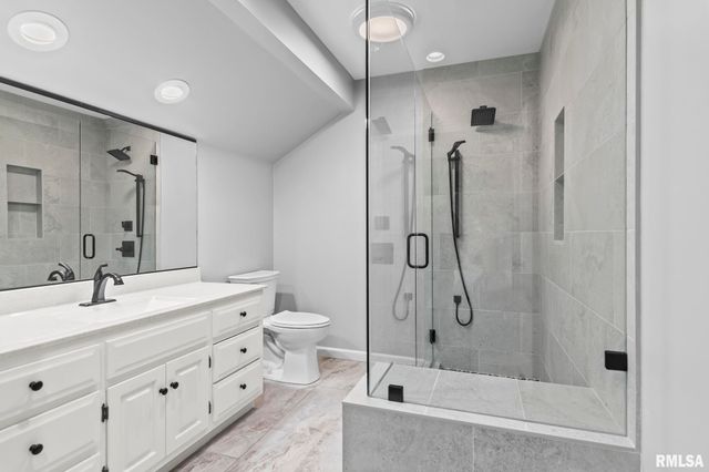 804 FAIRFAX Court, Springfield, IL 62702