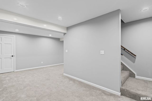 804 FAIRFAX Court, Springfield, IL 62702