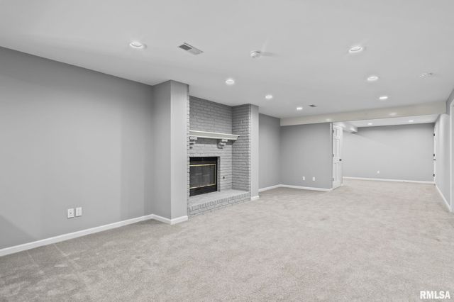 804 FAIRFAX Court, Springfield, IL 62702