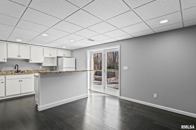 804 FAIRFAX Court, Springfield, IL 62702