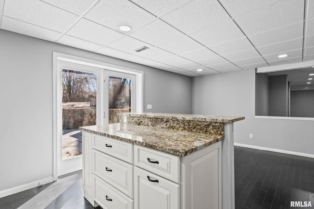 804 FAIRFAX Court, Springfield, IL 62702